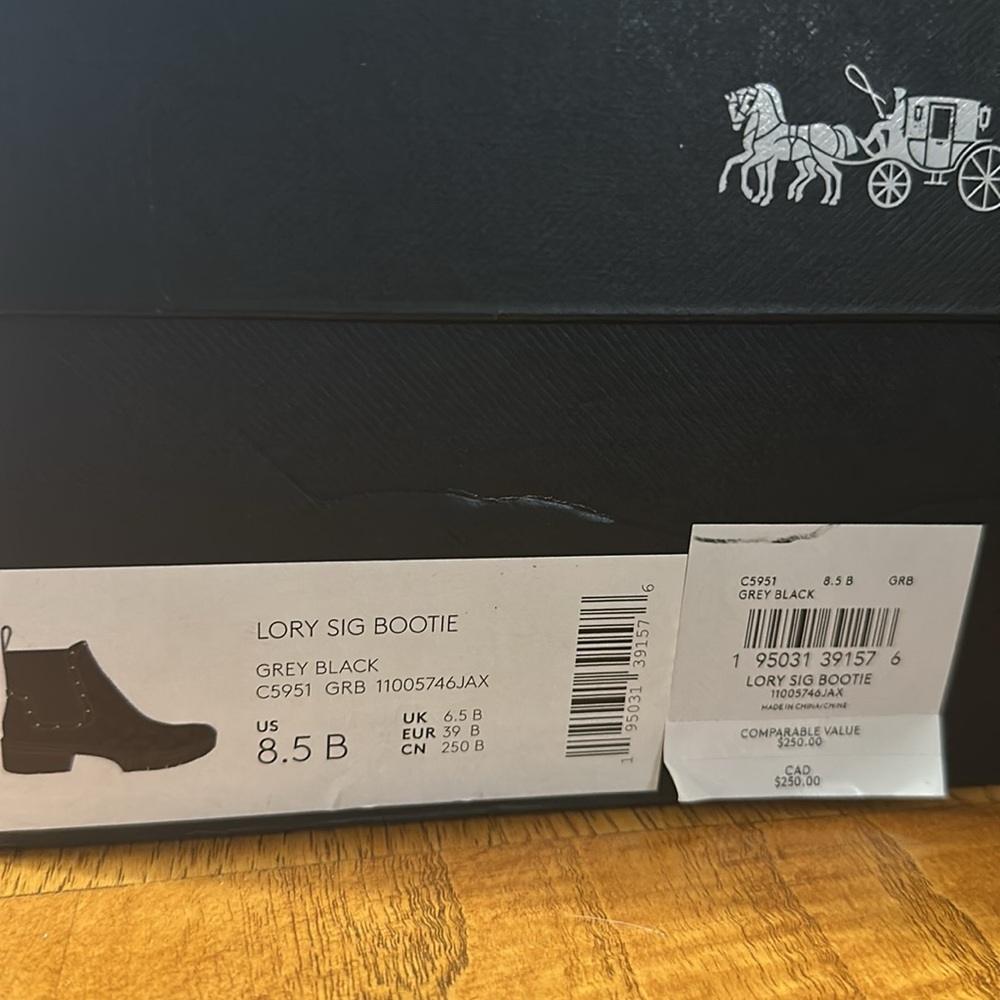 *NWT / Rare* COACH Lory Bootie - Picture 16 of 16
